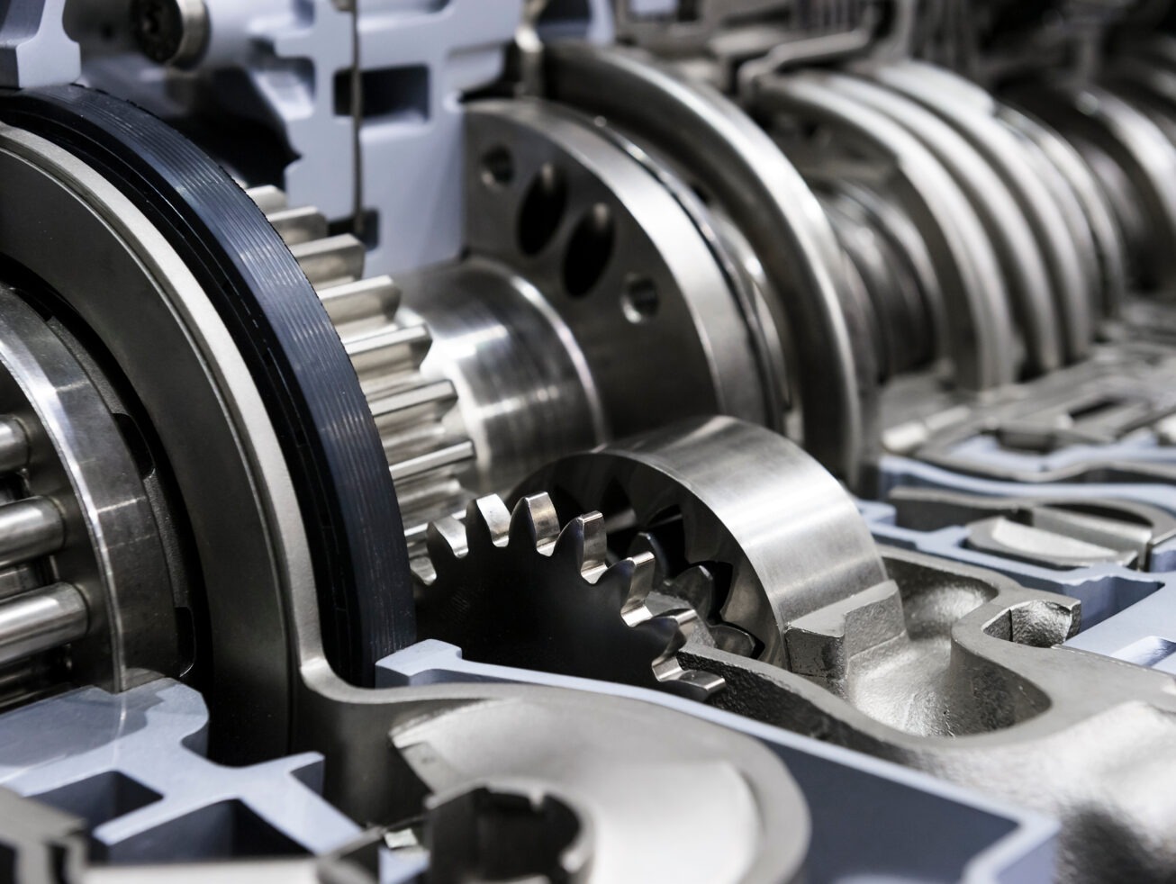 gearbox-cross-section-automotive-transmission-with-sprocket-and