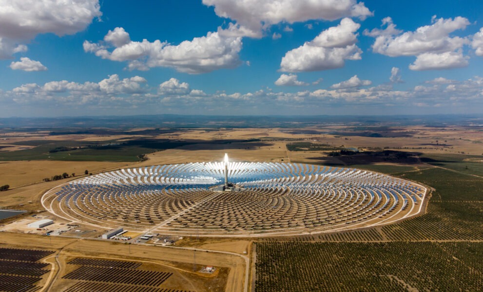 aerial-drone-view-of-gemasolar-thermosolar-plant-in-seville-spain-solar-energy-green-energy-alternatives-to-fossil-fuel-environmentally-friendly-concentrated-solar-power-plant-renewable-energy