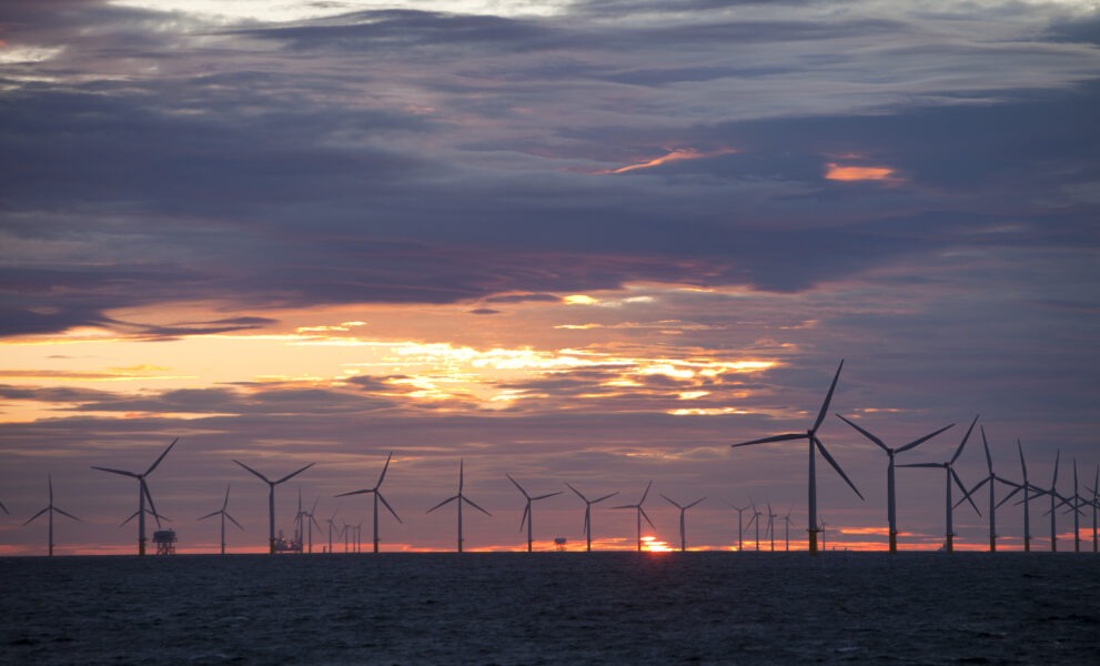 10_wind_power_walney2-dong-energy